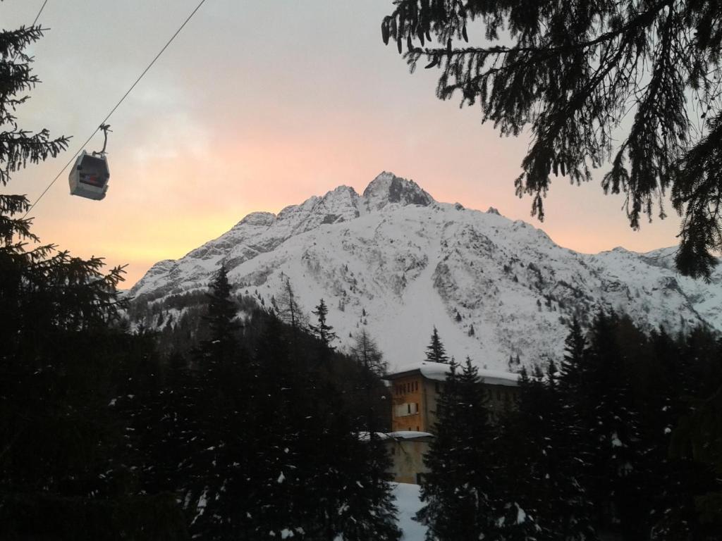 Hotel La Roccia Passo del Tonale Exterior photo